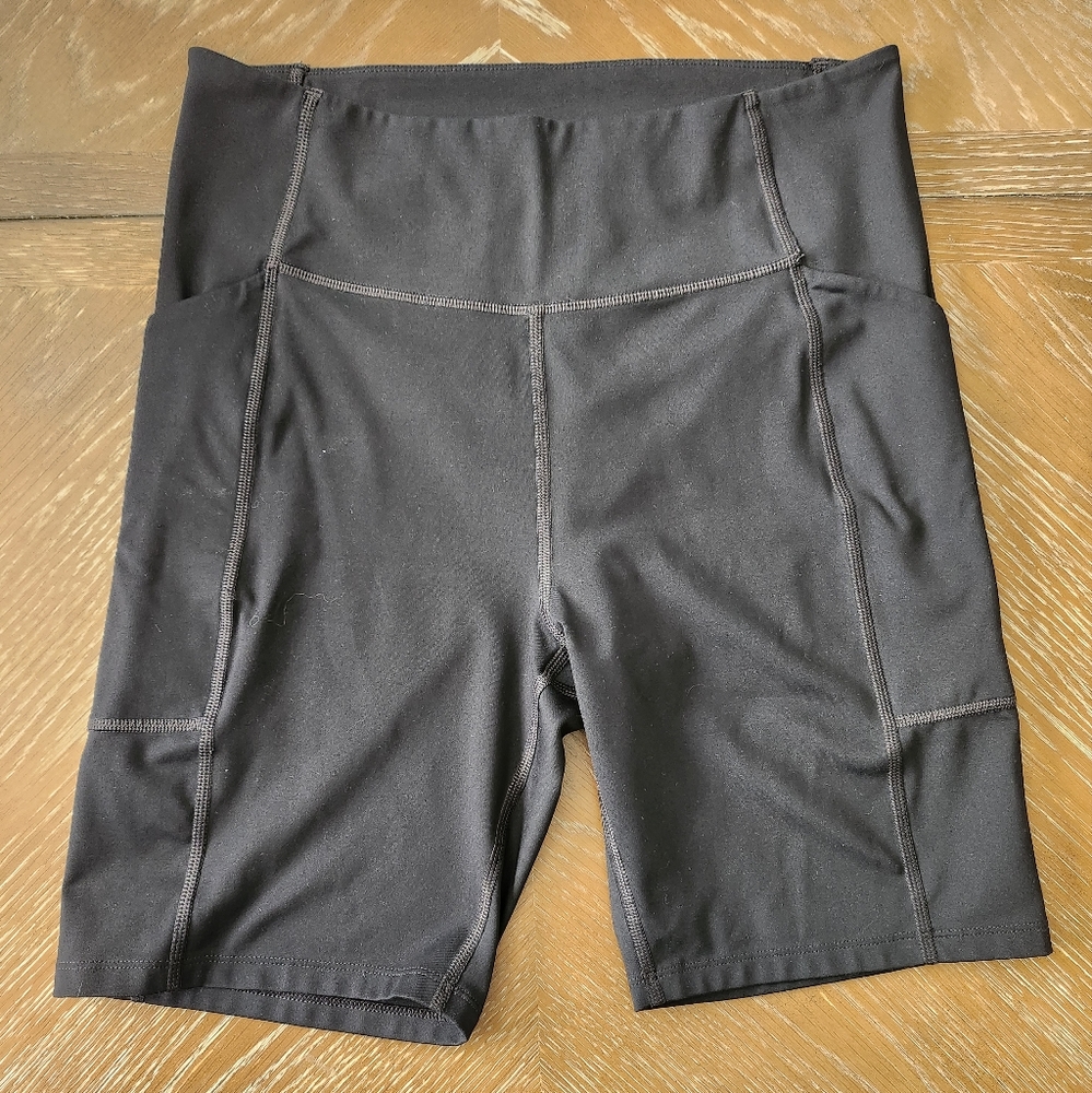 Girlfriend Collective black high-rise pocket bike short, XL